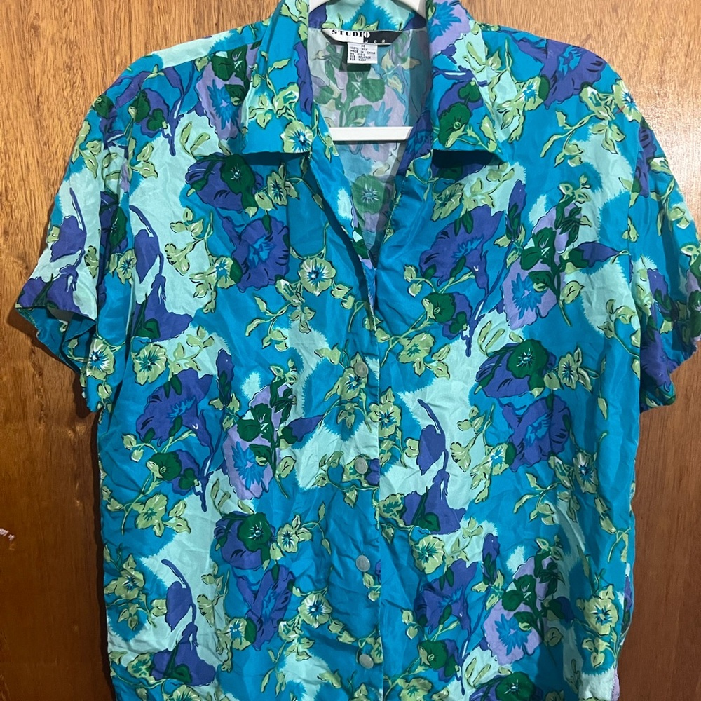 Studio jpr silk aloha shirt. Vacation